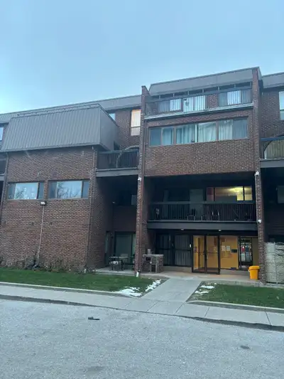 Great opportunity to own this property. Ideal for investors, first time buyers. Great locating, near...