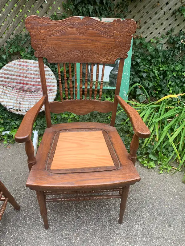 Selection of antique chairs in Chairs & Recliners in Stratford - Image 3