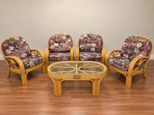 5-piece vintage rattan furniture set