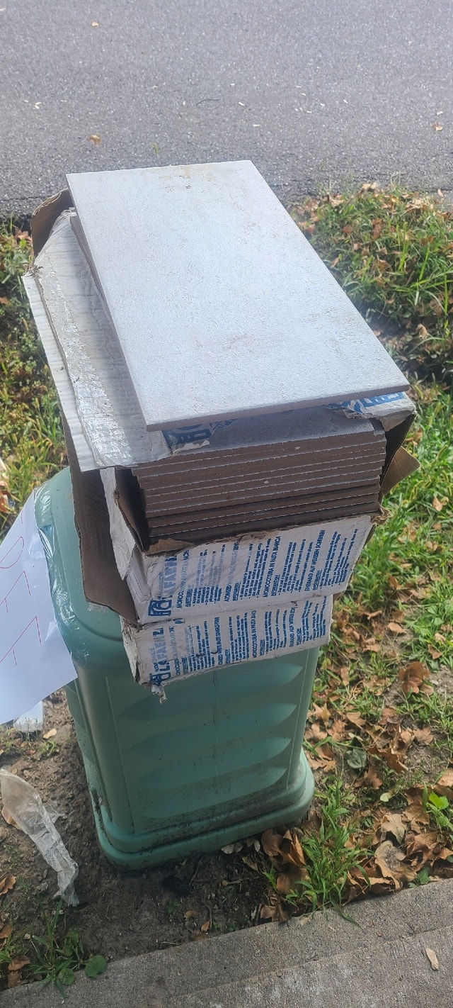 Tile curb alert Free Stuff Mississauga / Peel Region Kijiji