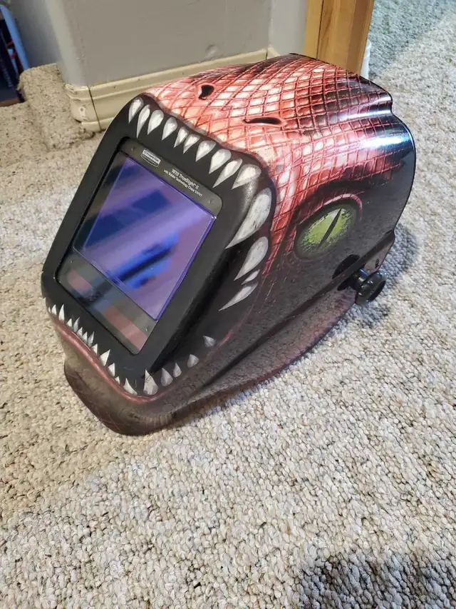 Welding Helmet in Hand Tools in Edmonton - Image 2