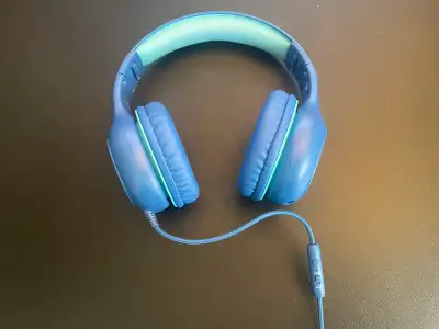 kids headphones w/microphone, View more