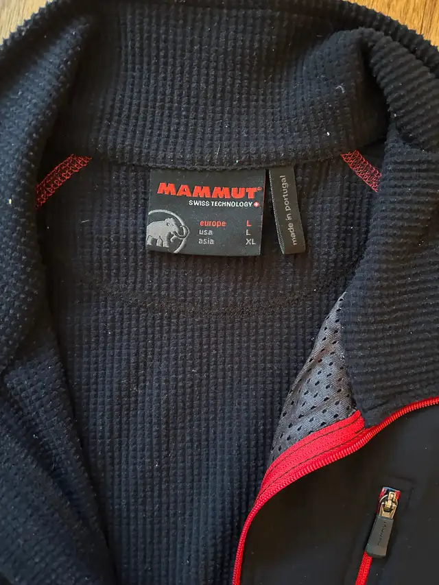 Men’s Mammut technical layer, size large, barely worn in Men's in Calgary - Image 7