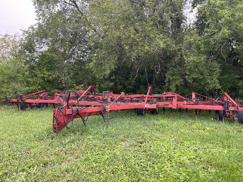 35’ Case IH 5600 Chisel Plow Farming Equipment Winnipeg Kijiji