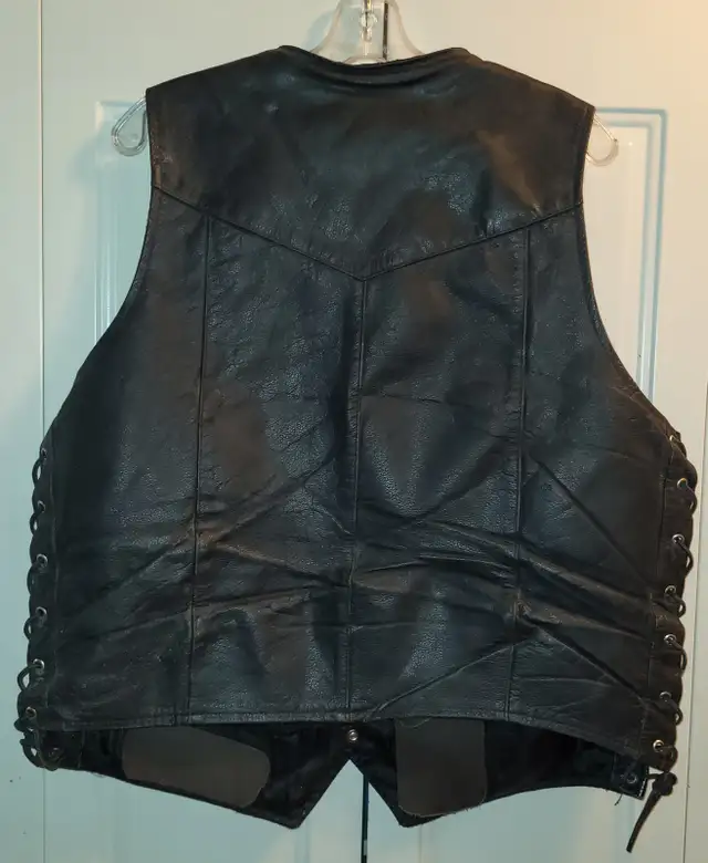 Motorbike - Bike star Leather pants and vest in Motorcycle Parts & Accessories in Red Deer - Image 9