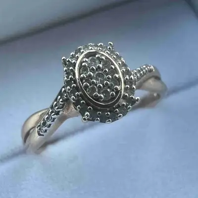 10 k diamond ring Size 9.5-10