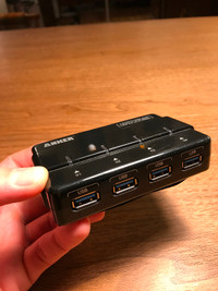 Hub USB de marque Anker (3.0) (Adresse : H1X 1N8)