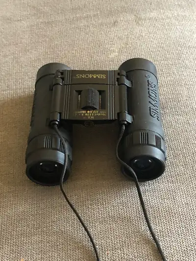 Simmons Compact Binoculars, SCL Model, Field of View 1000 Yards, View more
