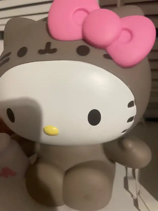 Hello Kitty Merch in Toys & Games in St. John's - Image 5