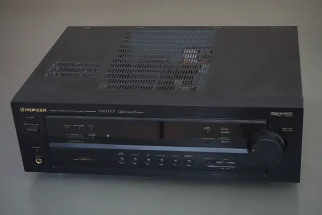 Pioneer receiver in Stereo Systems & Home Theatre in Calgary - Image 2