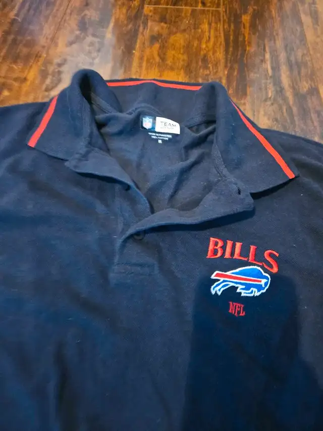 Vintage Buffalo Shirt Men Medium Blue Short Sleeve in Men's in Hamilton - Image 3