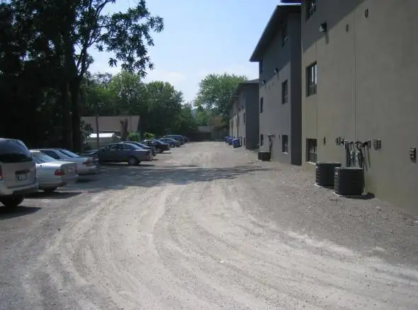 McMaster Student Housing - WiFi, Maid, Parking, Great Location! in Room Rentals & Roommates in Hamilton - Image 11