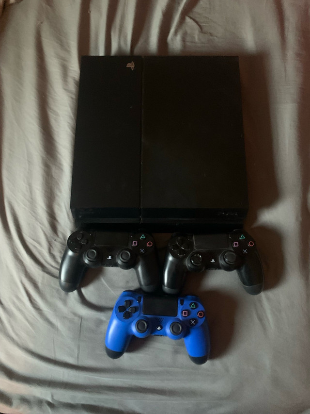 Ps4 a vendre négo dans Sony PlayStation 4  à Granby