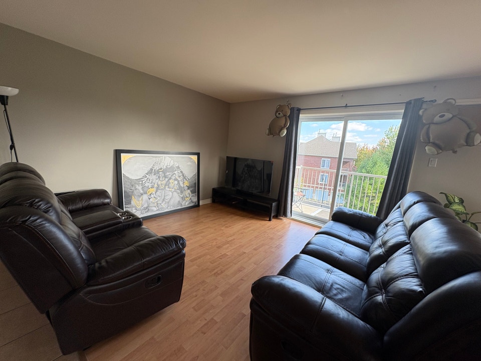 Spacious 2-Bedroom Apartment in Pierrefonds 5