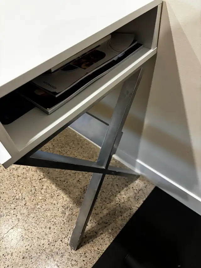 Computer/Make Up Desk/End Table in Desks in City of Toronto - Image 6