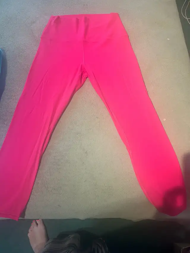 lulu lemon tights  in Women's - Bottoms in City of Toronto - Image 3