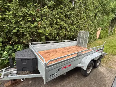 Remorque ultra robuste K-Trail 6’ X 12’ modèle 72144TEB capacité 6600lbs. Excellente condition, très...
