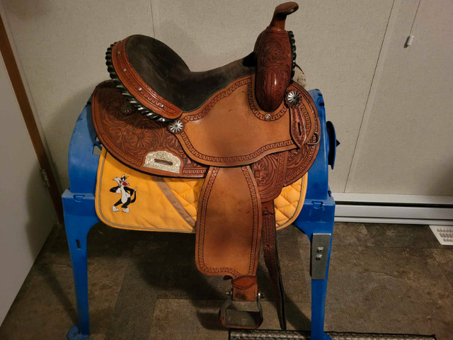 Tough 1 Barrel Saddle in Equestrian & Livestock Accessories in Mission