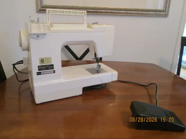 JANOME Limited Edition Sewing Machine model 344 in Hobbies & Crafts in Kingston - Image 6