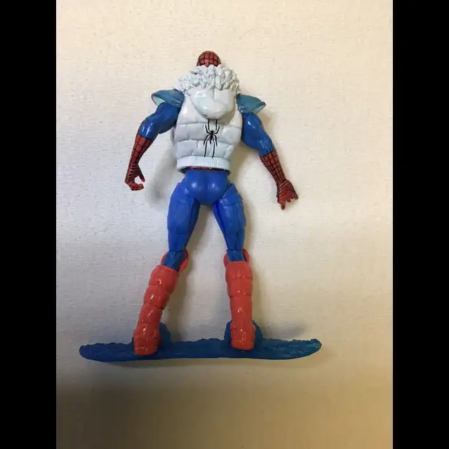 Spider Man et son snowboard  in Toys & Games in Longueuil / South Shore - Image 4