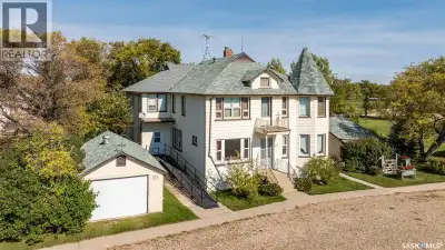 ***LOCATED IN BELLEVUE*** for full description and pics, see MLS® Number: SK032270