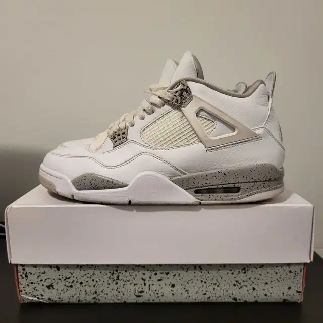 Jordan 4 White Oreo in Men's Shoes in Oshawa / Durham Region - Image 3