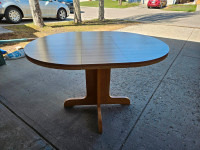 Round Wood Table w/Leaf