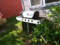 LARGE  BARBECUE  GRILL