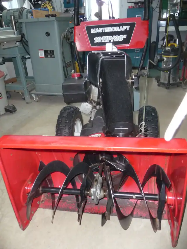 Soufleuse Mastercraft(MTD) 10hp 28" in Snowblowers in Laval / North Shore - Image 5