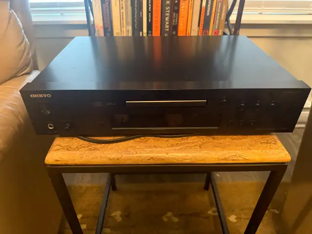  Onkyo C-7030 Audiophile CD Player – Like New (Black) in Stereo Systems & Home Theatre in Delta/Surrey/Langley - Image 3