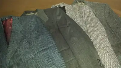 4 Sport Jackets X 10$ / 4 Vestes de sport X 10$, View more
