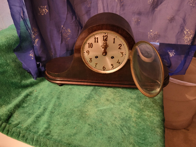 Horloge antique,style chapeau de Napoléon. dans Art et objets de collection  à Granby - Image 2