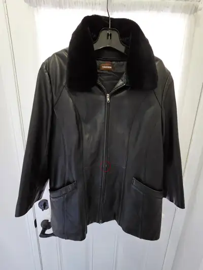 Ladies leather jacket XL size $20, View more