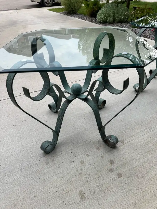 2 GLASS END TABLES62864365141505123