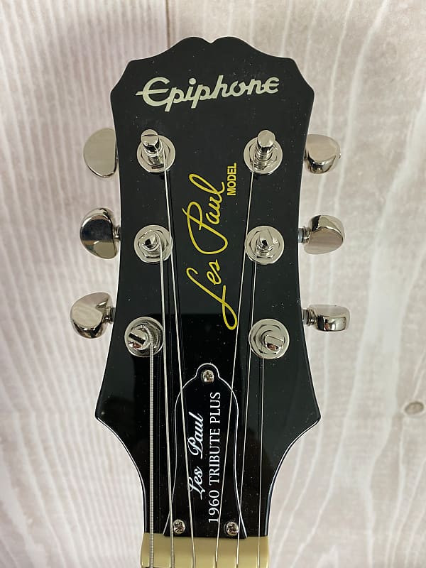 2003 Epiphone trans Aqua Marine burst Les Paul Tribute Plus in Guitars in St. Catharines - Image 3