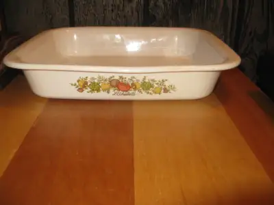 Plat CORNING WARE L'Echalotte 12 1/4 X 10 1/4 X 2 1/4 pouces USA, View more
