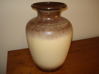 Porcelain vase / scheurich /