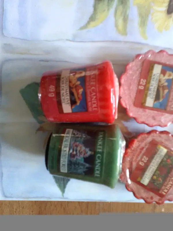 Yankee Candle Christmas wax lot in Home Décor & Accents in Barrie - Image 4