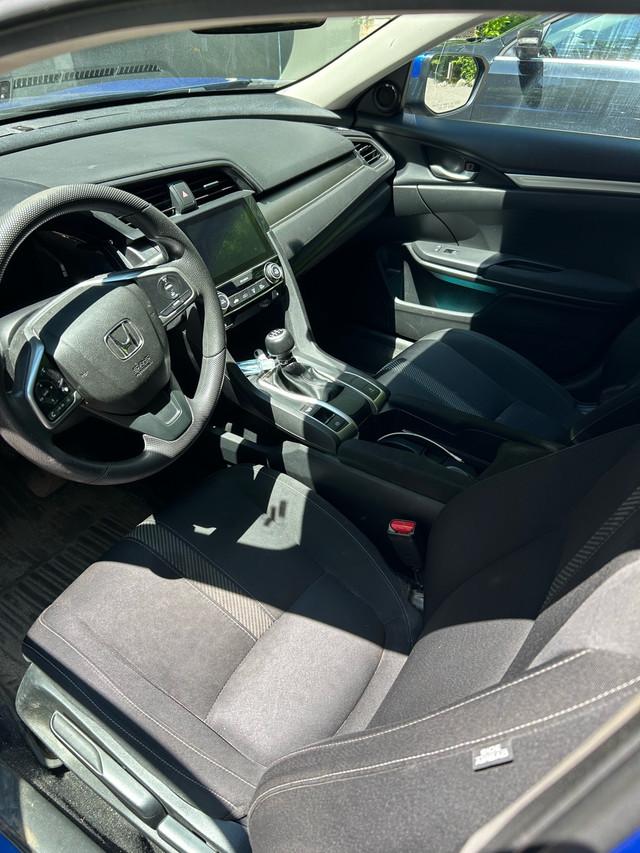2017 Manual Honda Civic in Cars & Trucks in Muskoka - Image 4