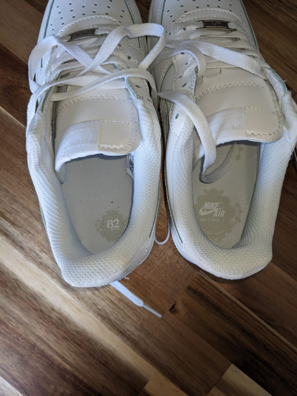 Triple White Af1 Size 8 in Men's Shoes in Winnipeg - Image 4