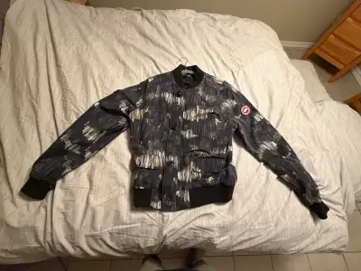 Canada Goose Bomber Jacket-Men’s Large, View more