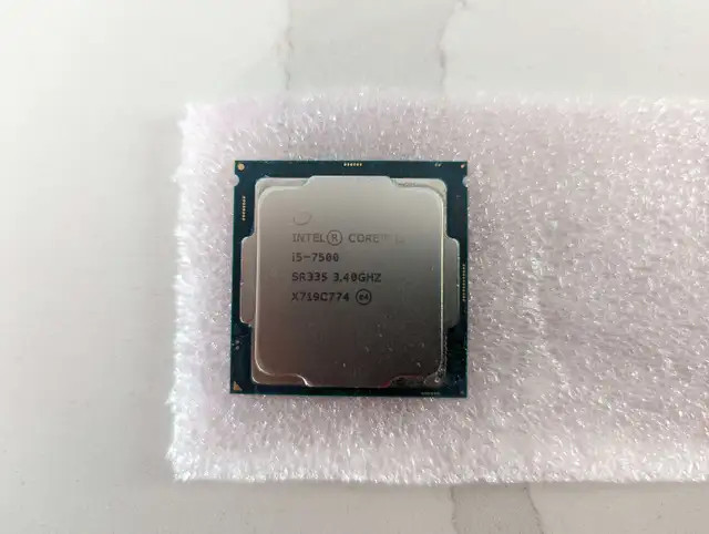 2x Intel I5-7500 LGA 1151 dans Composants de système  à Peterborough