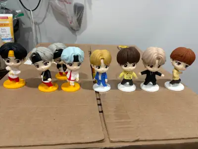 8x McDonald's K-Pop Figures, View more