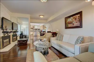 Bright & Spacious 1-Bedroom Walk-Out Suite – North Vancouver