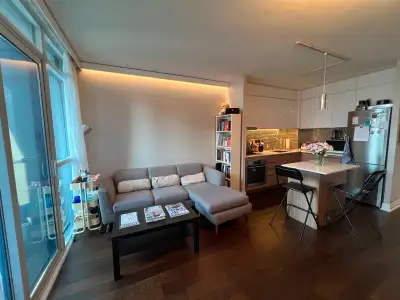 1 Bed + Bath Condo on the 33rd floor in MET condos (21 Carlton s