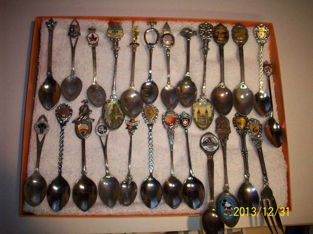 53 mini spoons souvenir / mini cuillère de collection in Arts & Collectibles in Ottawa - Image 2