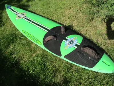 Fanatic – BEE – 264 – 85 litres – 264X64 Cm + 2 Ailerons – Maui Fin Co - Freeride 32 et 26 CDS – Cus...