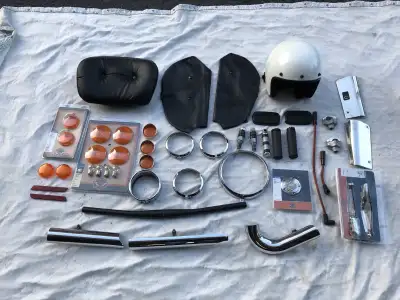 LOT DE PIÈCES HARLEY DAVIDSON OEM Contacter moi pour informations merci, payer cash en personne pas...