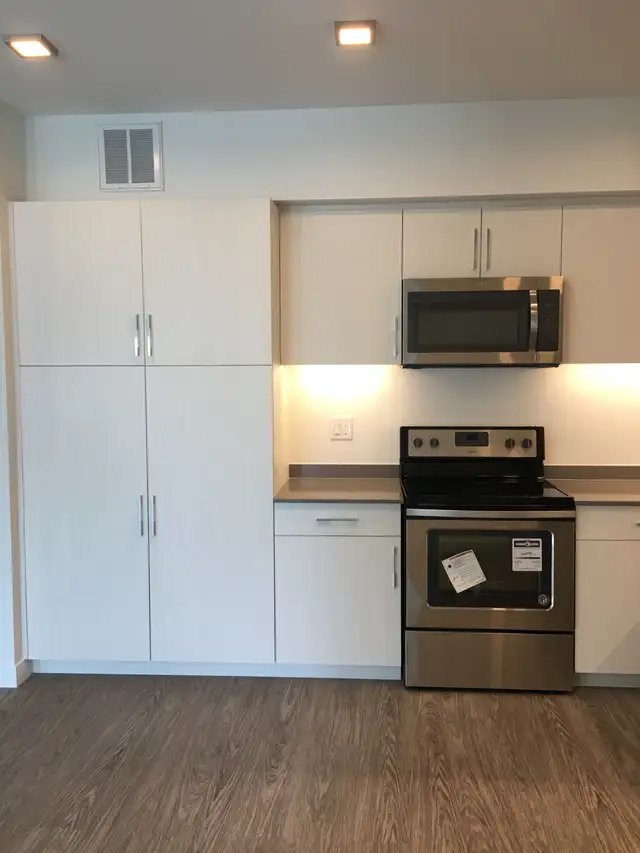 2 Bedroom condo for rent, including parking and utilities