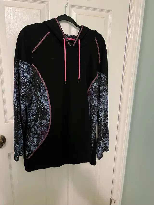 Active Zone hoodie, size X, $1063838168357123120